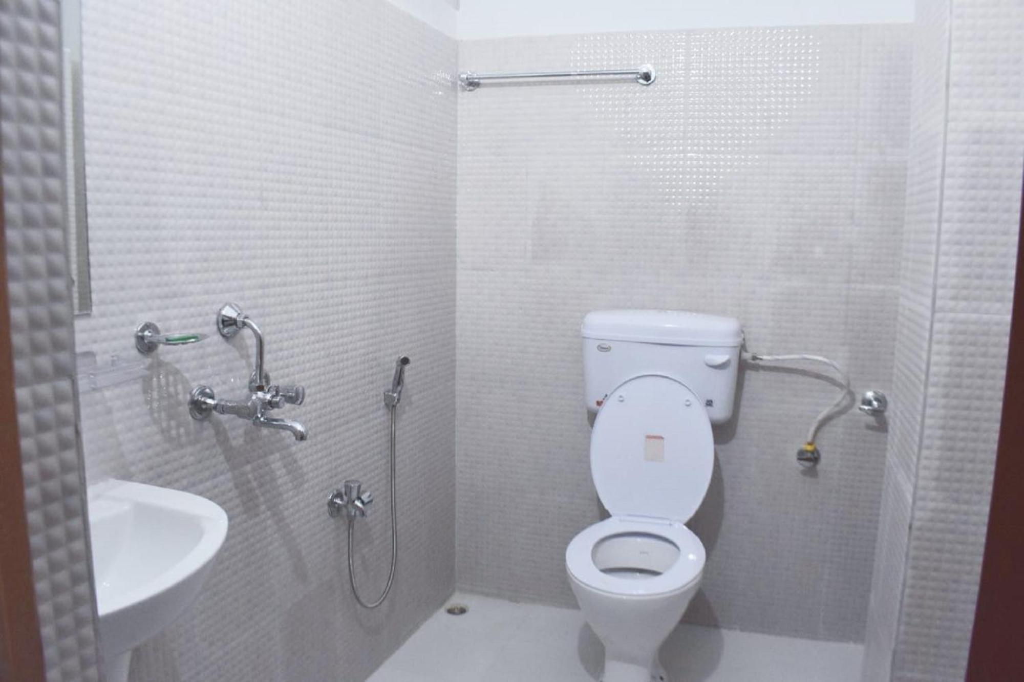 The Executive Inn غاواهاتي المظهر الخارجي الصورة