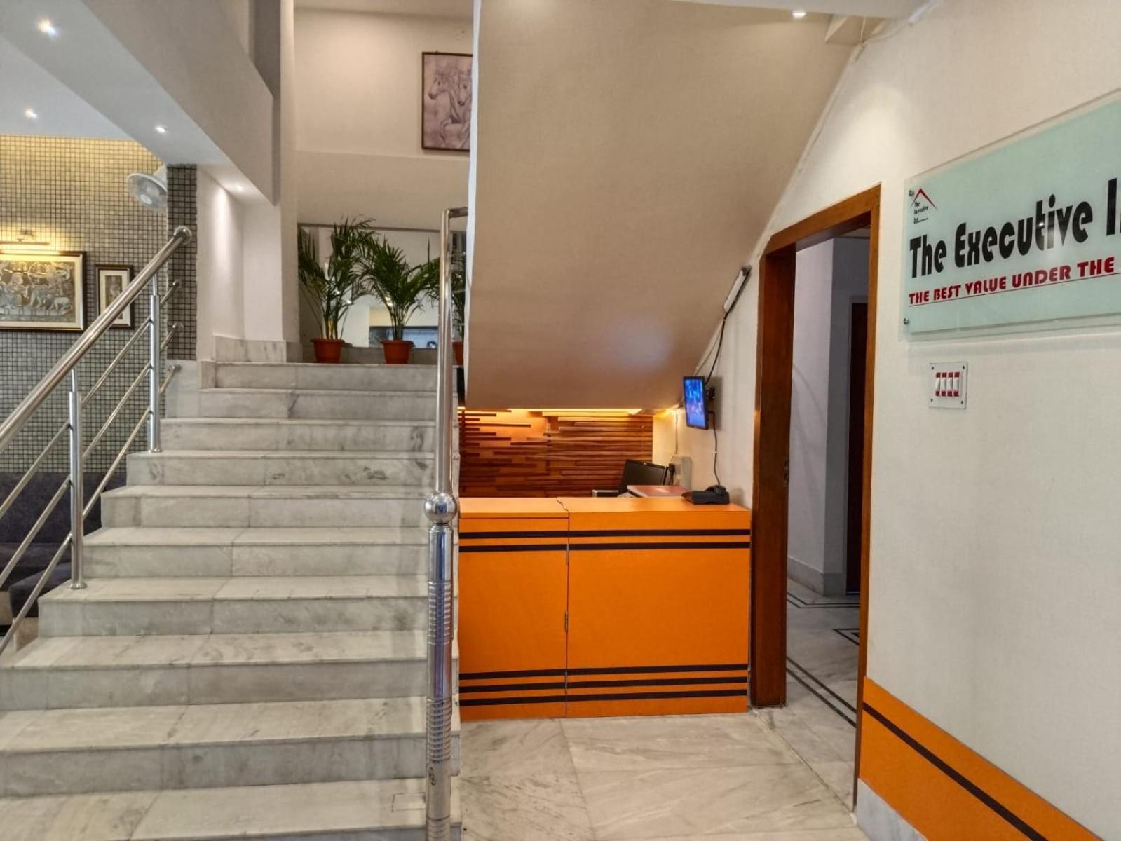 The Executive Inn غاواهاتي المظهر الخارجي الصورة